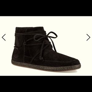 UGG Reid Boot Sz 7